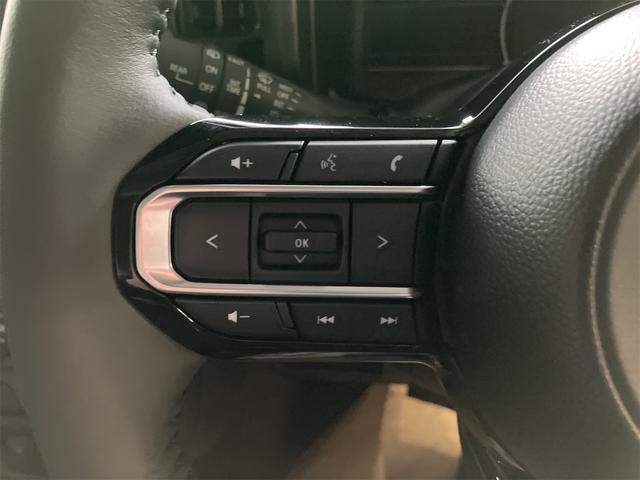 【ハンドルボタン】目線を大きくそらすことなくボタンの操作を行うことができるので、安全にも配慮できますね。