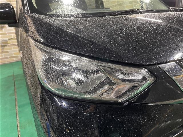 デイズ Ｓ　４ＷＤ　キーレスエントリー　衝突被害軽減ブレーキ　障害物センサー　ステアリングリモコン　カーナビ　アイドリングストップ　タコメーター（11枚目）