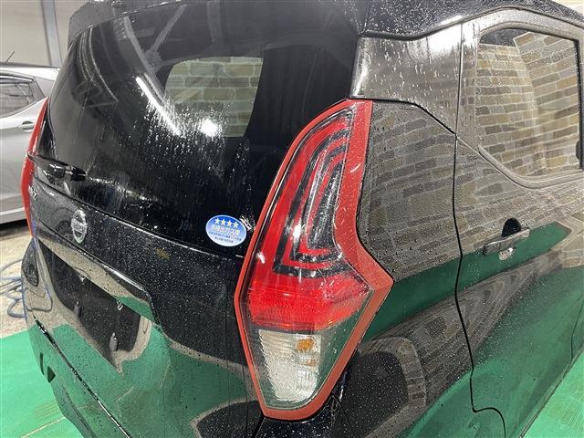 デイズ Ｓ　４ＷＤ　キーレスエントリー　衝突被害軽減ブレーキ　障害物センサー　ステアリングリモコン　カーナビ　アイドリングストップ　タコメーター（18枚目）