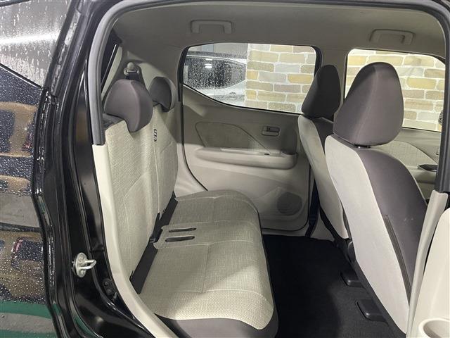 デイズ Ｓ　４ＷＤ　キーレスエントリー　衝突被害軽減ブレーキ　障害物センサー　ステアリングリモコン　カーナビ　アイドリングストップ　タコメーター（25枚目）