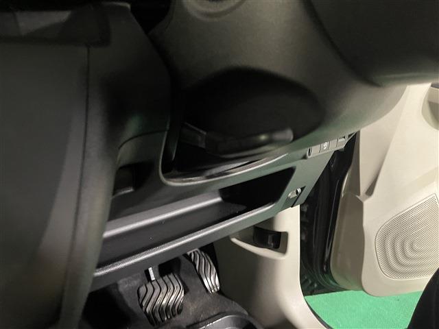 デイズ Ｓ　４ＷＤ　キーレスエントリー　衝突被害軽減ブレーキ　障害物センサー　ステアリングリモコン　カーナビ　アイドリングストップ　タコメーター（38枚目）