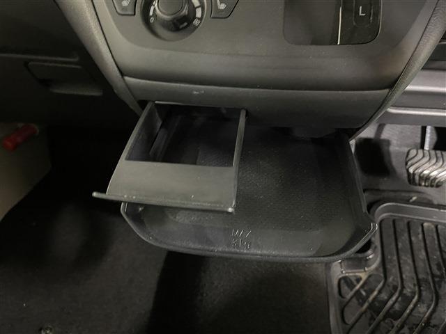 デイズ Ｓ　４ＷＤ　キーレスエントリー　衝突被害軽減ブレーキ　障害物センサー　ステアリングリモコン　カーナビ　アイドリングストップ　タコメーター（44枚目）