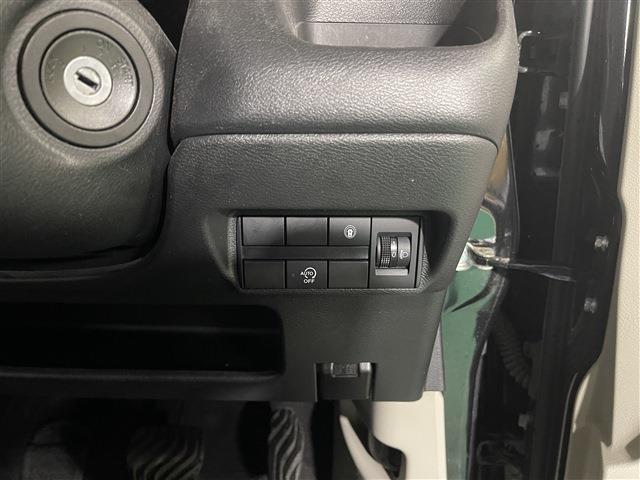 デイズ Ｓ　４ＷＤ　キーレスエントリー　衝突被害軽減ブレーキ　障害物センサー　ステアリングリモコン　カーナビ　アイドリングストップ　タコメーター（51枚目）