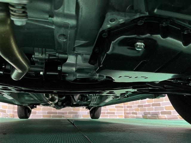 スペーシア ハイブリッドG 衝突被害軽減ブレーキ 障害物センサー 4WD プッシュスタートボタン ステアリングリモコン 横滑り防止装置 アイドリングストップ 運転席助手席シートヒーター オートエアコン 電動格納ドアミラー ABS(10枚目)