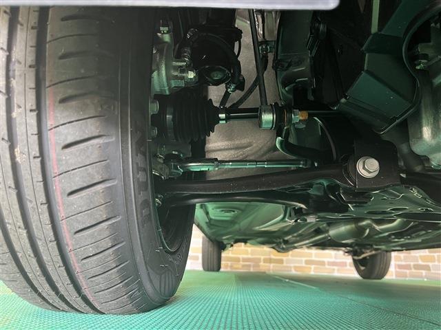 スペーシア ハイブリッドＧ　衝突被害軽減ブレーキ　障害物センサー　４ＷＤ　プッシュスタートボタン　ステアリングリモコン　横滑り防止装置　アイドリングストップ　運転席助手席シートヒーター　オートエアコン　電動格納ドアミラー　ＡＢＳ（11枚目）