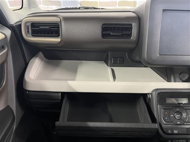 スペーシア ハイブリッドＧ　衝突被害軽減ブレーキ　障害物センサー　４ＷＤ　プッシュスタートボタン　ステアリングリモコン　横滑り防止装置　アイドリングストップ　運転席助手席シートヒーター　オートエアコン　電動格納ドアミラー　ＡＢＳ（51枚目）