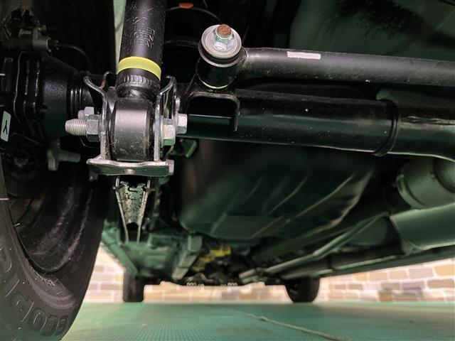 ミライース Ｌ　ＳＡＩＩＩ　４ＷＤ　クリアランスソナー　オートライト　衝突被害軽減システム　オートマチックハイビーム　キーレスエントリー　アイドリングストップ　ＣＶＴ　盗難防止システム　ＡＢＳ　ＥＳＣ　衝突安全ボディ　エアコン（18枚目）