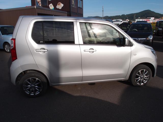 フレア ＸＧ　４ＷＤ　キーレスキー　フロント左右シートヒーター　ドアミラーヒーター　電動格納ミラー　アイドリングストップ（4枚目）