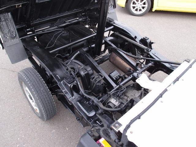 サンバートラック 　三方開ダンプ　切替式４ＷＤ　４ＡＴ　４枚リーフスプリング（17枚目）