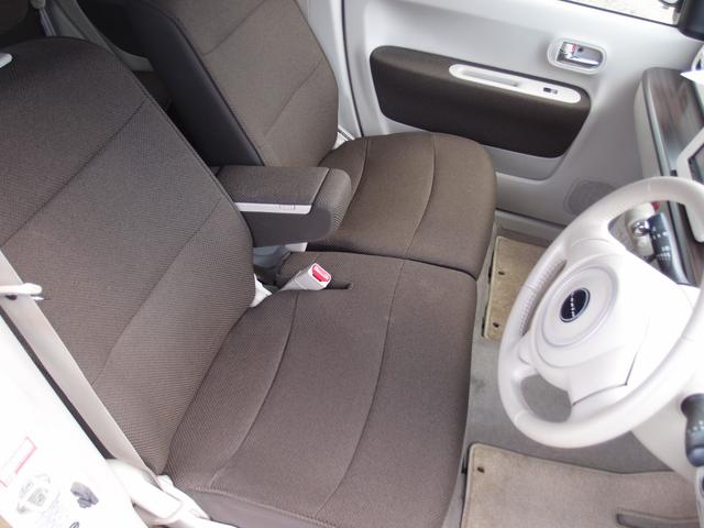 アルトラパン Ｆリミテッド　４ＷＤ　レーダーブレーキサポート　ワンセグナビ・バックカメラ　エンジンスターター　フロント左右シートヒーター　ドアミラーヒーター　電動格納ミラー　スマートキー（9枚目）