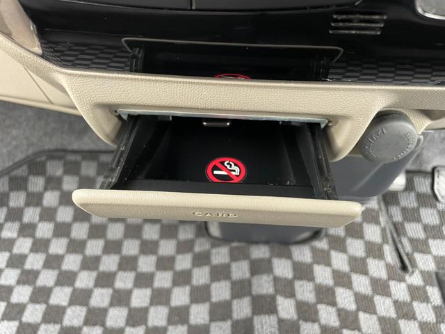 パレット Ｔ　４ＷＤ　ターボ　両側電動スライド　ナビ　ＴＶ　ＨＩＤ　スマートキー　シートヒーター　ベンチシート　盗難防止システム　ＡＢＳ　ＣＤ　ＵＳＢ　アルミホイール　衝突安全ボディ　エアコン　パワーステアリング（10枚目）