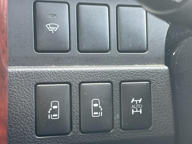 ヴォクシー ＺＳ　煌ＩＩ　４ＷＤ　ＥＴＣ　ナビＴＶ　Ｂｌｕｅｔｏｏｔｈ　バックカメラ　両側電動スライド　寒冷地仕様　ＨＩＤ　スマートキー　３列シート　ＣＶＴ　タイヤ新品　純正アルミ　盗難防止システム　衝突安全ボディ　ＡＢＳ（10枚目）