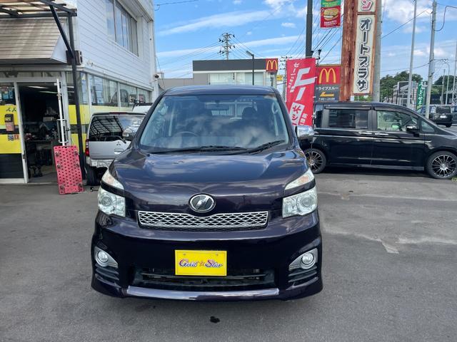 ヴォクシー ＺＳ　煌ＩＩ　４ＷＤ　ＥＴＣ　ナビＴＶ　Ｂｌｕｅｔｏｏｔｈ　バックカメラ　両側電動スライド　寒冷地仕様　ＨＩＤ　スマートキー　３列シート　ＣＶＴ　タイヤ新品　純正アルミ　盗難防止システム　衝突安全ボディ　ＡＢＳ（12枚目）