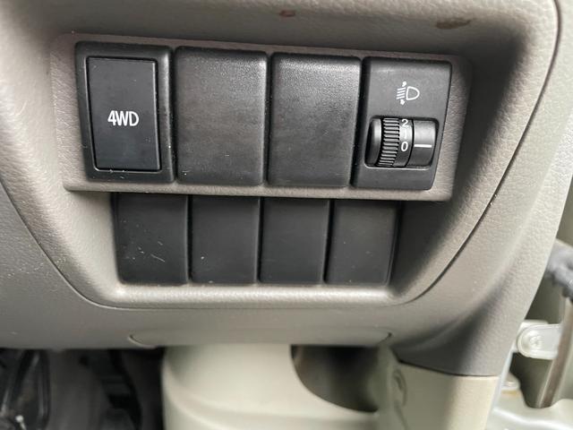 ミニキャブバン Ｍ　４ＷＤ　ＭＴ　ナビ　両側スライドドア　キーレスエントリー　アルミホイール　エアコン　運転席エアバッグ　助手席エアバッグ（7枚目）
