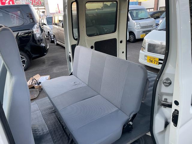 ハイゼットカーゴ ＤＸ　４ＷＤ　ＭＴ　両側スライドドア　キーレスエントリー　集中ドアロック　パワーウィンドウ　フォグランプ　スタッドレス新品（9枚目）