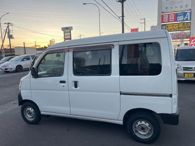 ハイゼットカーゴ ＤＸ　４ＷＤ　ＭＴ　両側スライドドア　キーレスエントリー　集中ドアロック　パワーウィンドウ　フォグランプ　スタッドレス新品（18枚目）