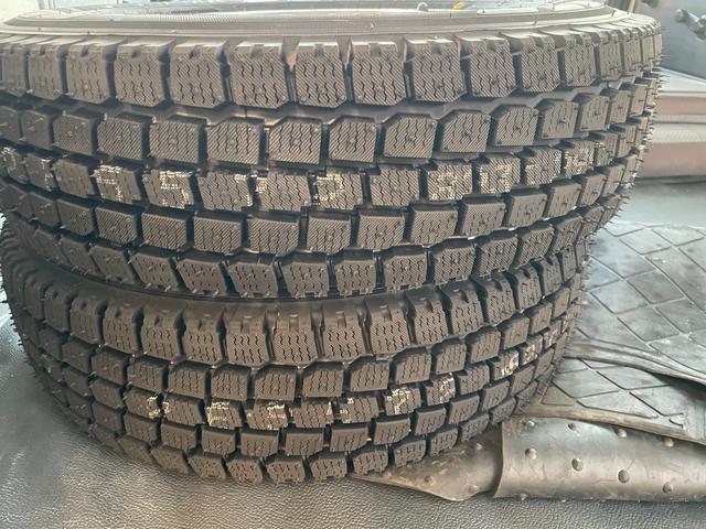 ハイゼットカーゴ ＤＸ　４ＷＤ　ＭＴ　両側スライドドア　キーレスエントリー　集中ドアロック　パワーウィンドウ　フォグランプ　スタッドレス新品（20枚目）