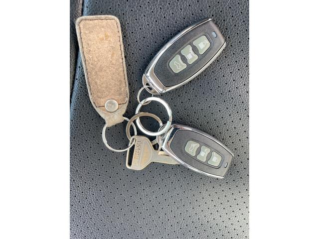 ハイゼットカーゴ 　４ＷＤ　１０インチフローティングナビ　Ａｎｄｒｏｉｄ　ＣａｒＰｌａｙ　ミラーリング　ＡＴ　バックカメラ　両側スライドドア　キーレスエントリー　Ｂｌｕｅｔｏｏｔｈ　革調シートカバー　室内作業灯（12枚目）