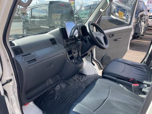 ハイゼットカーゴ 　４ＷＤ　１０インチフローティングナビ　Ａｎｄｒｏｉｄ　ＣａｒＰｌａｙ　ミラーリング　ＡＴ　バックカメラ　両側スライドドア　キーレスエントリー　Ｂｌｕｅｔｏｏｔｈ　革調シートカバー　室内作業灯（30枚目）