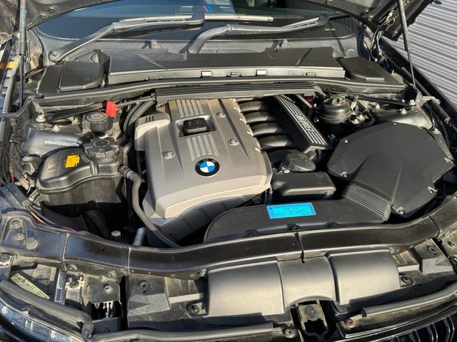 ３シリーズ ３２５ｉ　エナジーフルエアロ／４本出しマフラー／直列６気筒／１９アルミ／ローダウン／黒革電動シート／ナビ／ＴＶ／ＬＥＤリング／ＬＥＤテール／（31枚目）