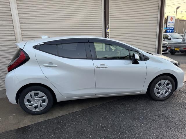 アクア G 全方囲カメラ セーフティセンス レーダークルーズ 禁煙車 AC100V電源 シートヒーター ドラレコ コーナーセンサー スマートキー LEDヘッド 10インチディスプレイオーディオ オートハイビーム(3枚目)