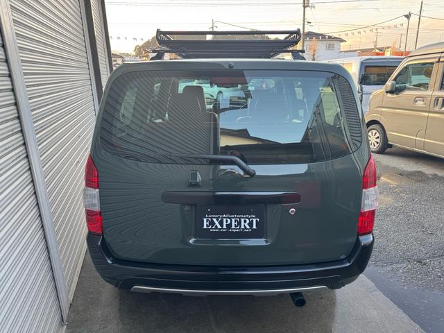 プロボックス ハイブリッドＦ　ステルスブラックエディションフルキット／新車ベースアーミーグリーンＡＰ／グリルマーカー／１０、１ディスプレイオーディオ／ＴＶ／ヴィンテージシートカバー／肘掛け／ＴＯＹＯオープンカントリー／マットアルミ（6枚目）