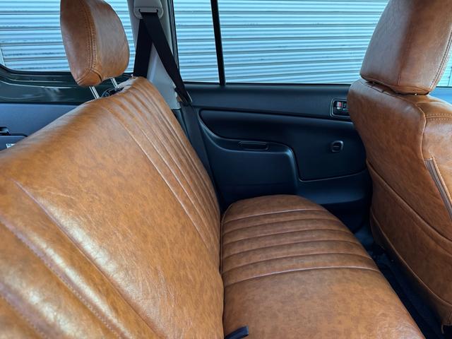 プロボックス ハイブリッドＦ　ステルスブラックエディションフルキット／新車ベースアーミーグリーンＡＰ／グリルマーカー／１０、１ディスプレイオーディオ／ＴＶ／ヴィンテージシートカバー／肘掛け／ＴＯＹＯオープンカントリー／マットアルミ（32枚目）