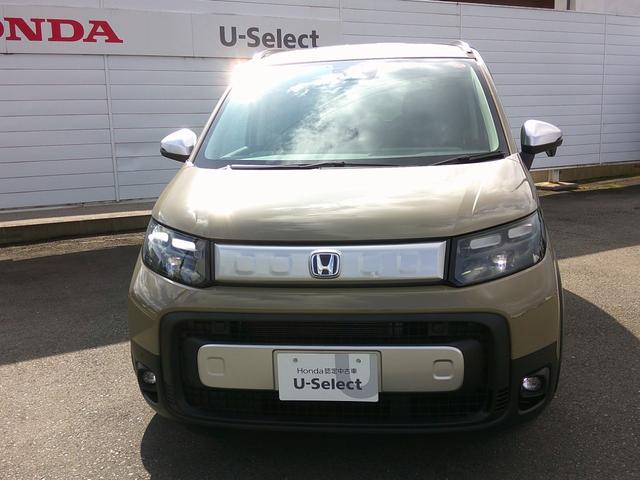 フリード ｅ：ＨＥＶクロスター　純正ナビ・ＴＶ・バックカメラ・ＥＴＣ・両側パワースライドドア・ホンダセンシング・衝突軽減ブレーキ・クルーズコントロール・ＬＫＡＳ・電子パーキング・オートブレーキホールド機能・ＬＥＤヘッドライト（3枚目）