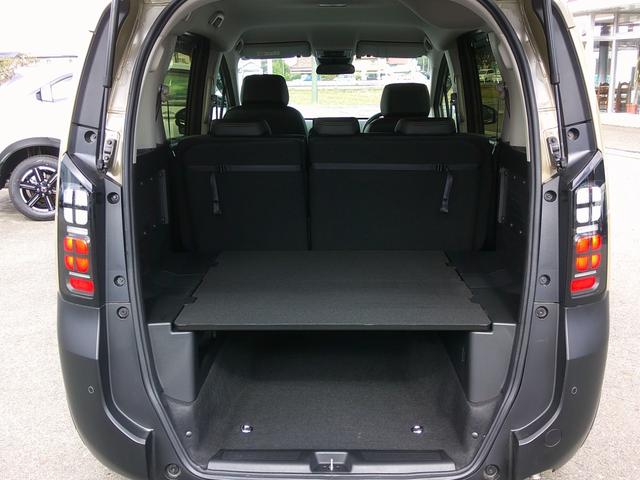 フリード ｅ：ＨＥＶクロスター　純正ナビ・ＴＶ・バックカメラ・ＥＴＣ・両側パワースライドドア・ホンダセンシング・衝突軽減ブレーキ・クルーズコントロール・ＬＫＡＳ・電子パーキング・オートブレーキホールド機能・ＬＥＤヘッドライト（12枚目）