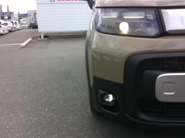 フリード ｅ：ＨＥＶクロスター　純正ナビ・ＴＶ・バックカメラ・ＥＴＣ・両側パワースライドドア・ホンダセンシング・衝突軽減ブレーキ・クルーズコントロール・ＬＫＡＳ・電子パーキング・オートブレーキホールド機能・ＬＥＤヘッドライト（25枚目）