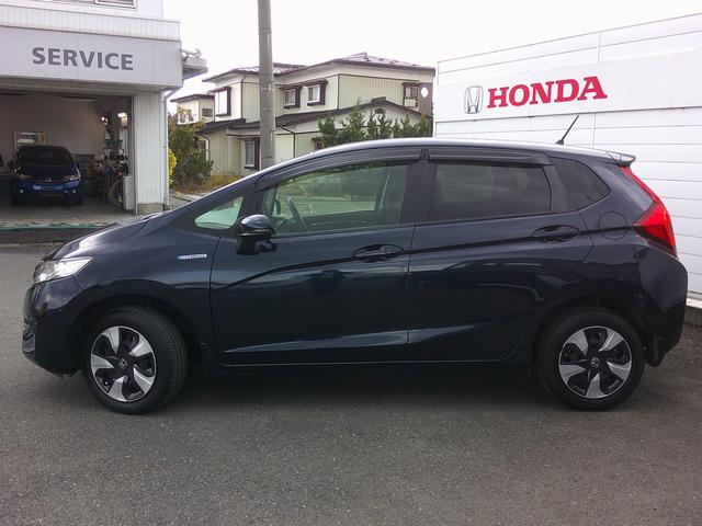 フィットハイブリッド Fパッケージコンフォートエディション 純正ナビ・TV・バックカメラ・ETC・純正エンジンスターター・ドラレコ・シートヒーター・Pセンサー・LEDヘッドライト・フォグ(5枚目)