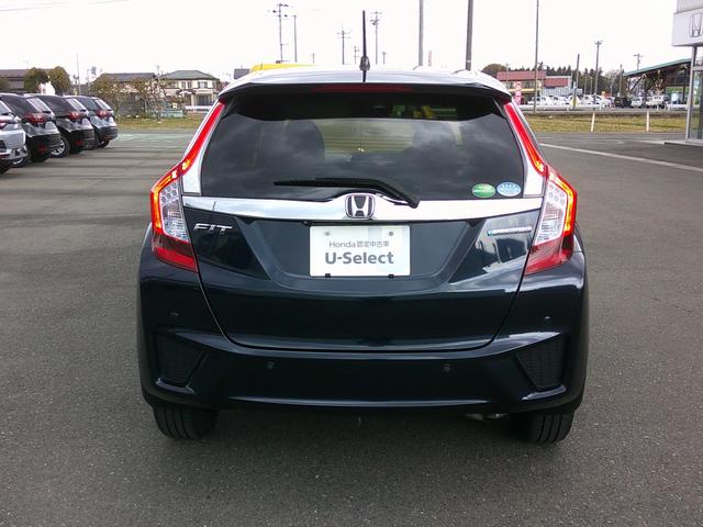 フィットハイブリッド Fパッケージコンフォートエディション 純正ナビ・TV・バックカメラ・ETC・純正エンジンスターター・ドラレコ・シートヒーター・Pセンサー・LEDヘッドライト・フォグ(7枚目)