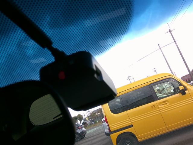 フィットハイブリッド Fパッケージコンフォートエディション 純正ナビ・TV・バックカメラ・ETC・純正エンジンスターター・ドラレコ・シートヒーター・Pセンサー・LEDヘッドライト・フォグ(22枚目)