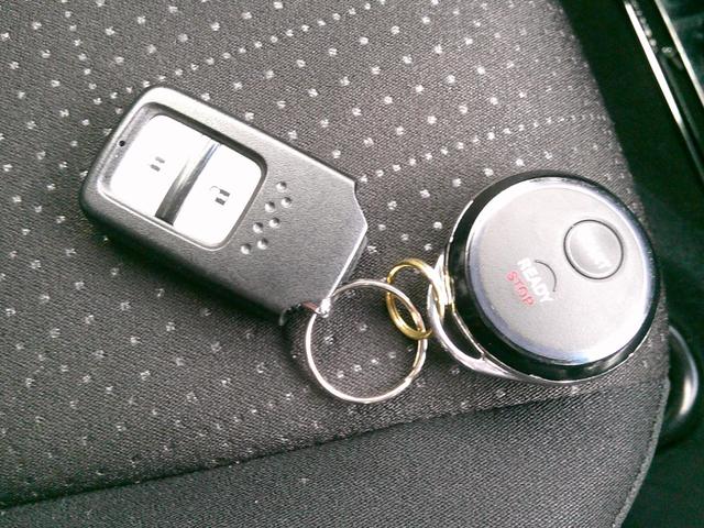 フィットハイブリッド Fパッケージコンフォートエディション 純正ナビ・TV・バックカメラ・ETC・純正エンジンスターター・ドラレコ・シートヒーター・Pセンサー・LEDヘッドライト・フォグ(23枚目)