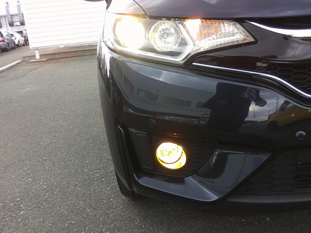 フィットハイブリッド Fパッケージコンフォートエディション 純正ナビ・TV・バックカメラ・ETC・純正エンジンスターター・ドラレコ・シートヒーター・Pセンサー・LEDヘッドライト・フォグ(25枚目)