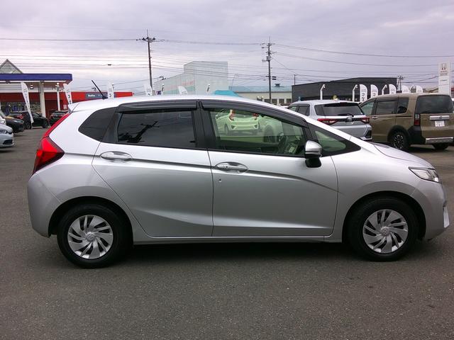 フィット 13G・Fパッケージ 純正ナビ・TV・バックカメラ(9枚目)