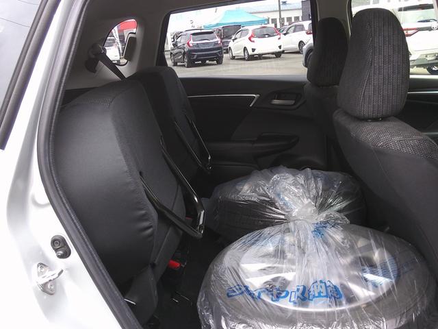 フィット 13G・Fパッケージ 純正ナビ・TV・バックカメラ(11枚目)