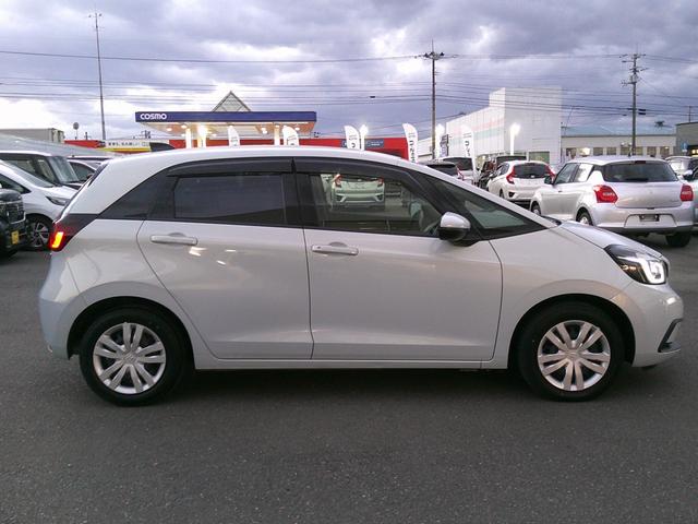 フィット e:HEVホーム 純正ナビ・TV・バックカメラ・ホンダセンシング・衝突軽減ブレーキ・クルーズコントロール・レーンキープアシスト・電子パーキング・オートブレーキホールド機能・ETC・LEDヘッドライト(9枚目)