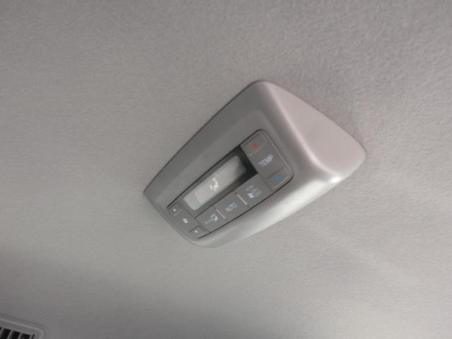 ステップワゴンスパーダ スパーダホンダセンシング 純正ナビ・TV・バックカメラ・ETC・両側パワスラ・ホンダセンシング・衝突軽減ブレーキ・クルーズコントロール・レーンキープアシスト・純正アルミ・LEDヘッドライト・フォグ(14枚目)