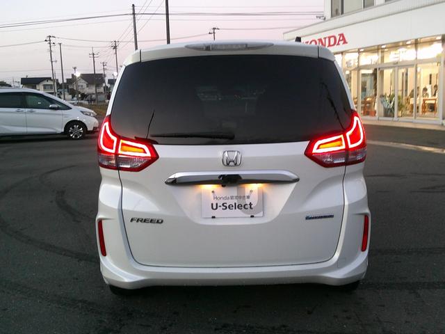 フリードハイブリッド ハイブリッド・Ｇホンダセンシング　純正ナビ・ＴＶ・バックカメラ・ホンダセンシング・衝突軽減ブレーキ・クルーズコントロール・レーンキープアシスト・ＥＴＣ・両側パワスラ・ＬＥＤヘッドライト・フォグ（7枚目）