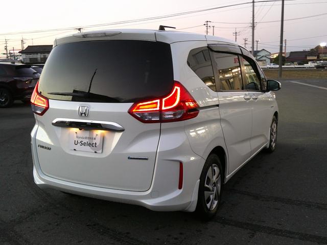 フリードハイブリッド ハイブリッド・Ｇホンダセンシング　純正ナビ・ＴＶ・バックカメラ・ホンダセンシング・衝突軽減ブレーキ・クルーズコントロール・レーンキープアシスト・ＥＴＣ・両側パワスラ・ＬＥＤヘッドライト・フォグ（8枚目）