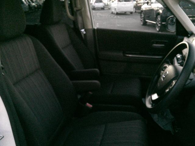 フリードハイブリッド ハイブリッド・Ｇホンダセンシング　純正ナビ・ＴＶ・バックカメラ・ホンダセンシング・衝突軽減ブレーキ・クルーズコントロール・レーンキープアシスト・ＥＴＣ・両側パワスラ・ＬＥＤヘッドライト・フォグ（10枚目）