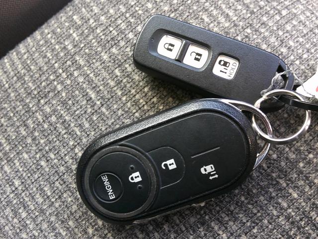 Ｎ－ＢＯＸ Ｇ・Ｌホンダセンシング　純正ナビ・ＴＶ・ＥＴＣ・パワースライドドア・シートヒーター・純正エンスタ・ホンダセンシング・衝突軽減ブレーキ・クルーズコントロール・レーンキープアシスト・社外アルミ・ＬＥＤヘッドライト（25枚目）