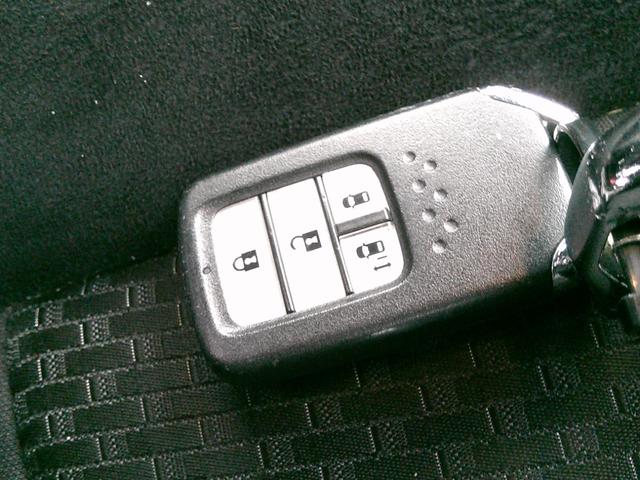 ステップワゴンスパーダ スパーダハイブリッドGホンダセンシング 純正ナビ・TV・バックカメラ・フリップダウンモニター・両側パワスラ・ETC・ホンダセンシング・衝突軽減ブレーキ・クルーズコントロール・レーンキープアシスト・電子パーキング・オートブレーキホールド機能(26枚目)