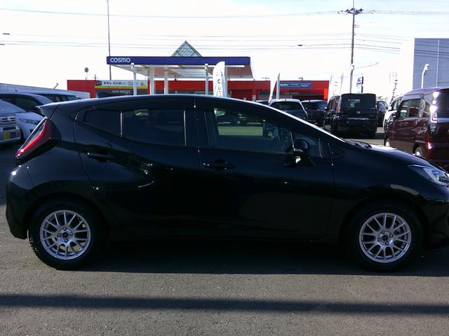 アクア Ｚ　純正ナビ・ＴＶ・バックカメラ・衝突軽減ブレーキ・路外逸脱抑制機能・クルーズコントロール・ＥＴＣ・ドラレコ・ＬＥＤヘッドライト・フォグ（9枚目）