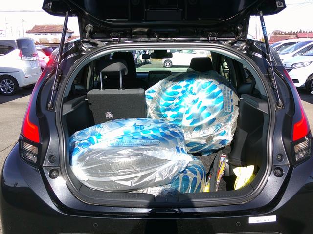 アクア Ｚ　純正ナビ・ＴＶ・バックカメラ・衝突軽減ブレーキ・路外逸脱抑制機能・クルーズコントロール・ＥＴＣ・ドラレコ・ＬＥＤヘッドライト・フォグ（12枚目）