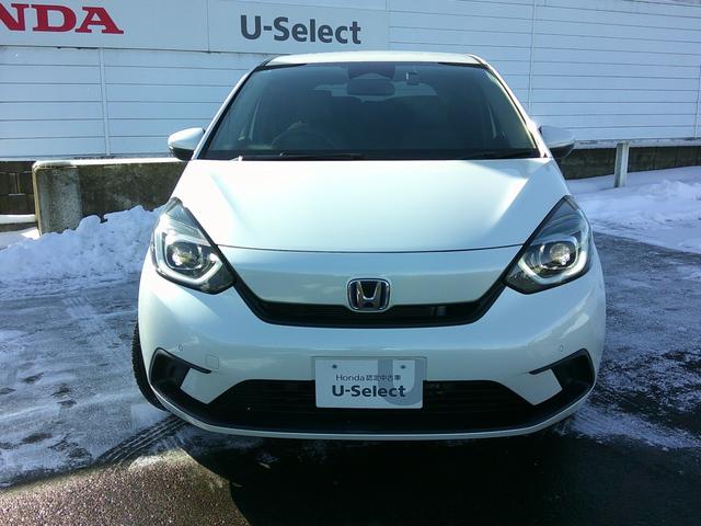 フィット ｅ：ＨＥＶベーシック　純正ナビ・ＴＶ・バックカメラ・ＥＴＣ・ホンダセンシング・衝突軽減ブレーキ・路外逸脱抑制機能・クルーズコントロール・電子パーキング・オートブレーキホールド機能・ドラレコ・ＬＥＤヘッドライト（3枚目）