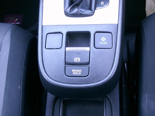 フィット ｅ：ＨＥＶベーシック　純正ナビ・ＴＶ・バックカメラ・ＥＴＣ・ホンダセンシング・衝突軽減ブレーキ・路外逸脱抑制機能・クルーズコントロール・電子パーキング・オートブレーキホールド機能・ドラレコ・ＬＥＤヘッドライト（18枚目）