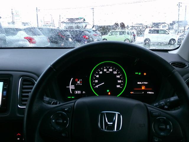 ヴェゼル ハイブリッドＸ・ホンダセンシング　ホンダセンシング・衝突軽減ブレーキ・クルーズコントロール・レーンキープアシスト・電子パーキング・オートブレーキホールド機能・純正ナビ・ＴＶ・バックカメラ・シートヒーター・ＥＴＣ・前後ドラレコ（13枚目）