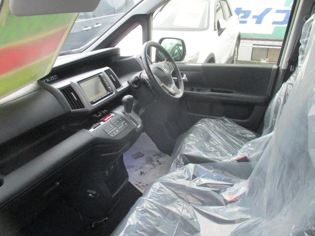 ステップワゴンスパーダ Ｚ　インターナビセレクション　４ＷＤ　アイドリングストップ　純正ＨＤＤナビ　地デジ　両側パワースライド　バックモニター　フリップダウンモニター　クルーズコントロール　ＥＴＣ　クリアランスソナー　スマートキー　純正１６インチＡＷ（4枚目）